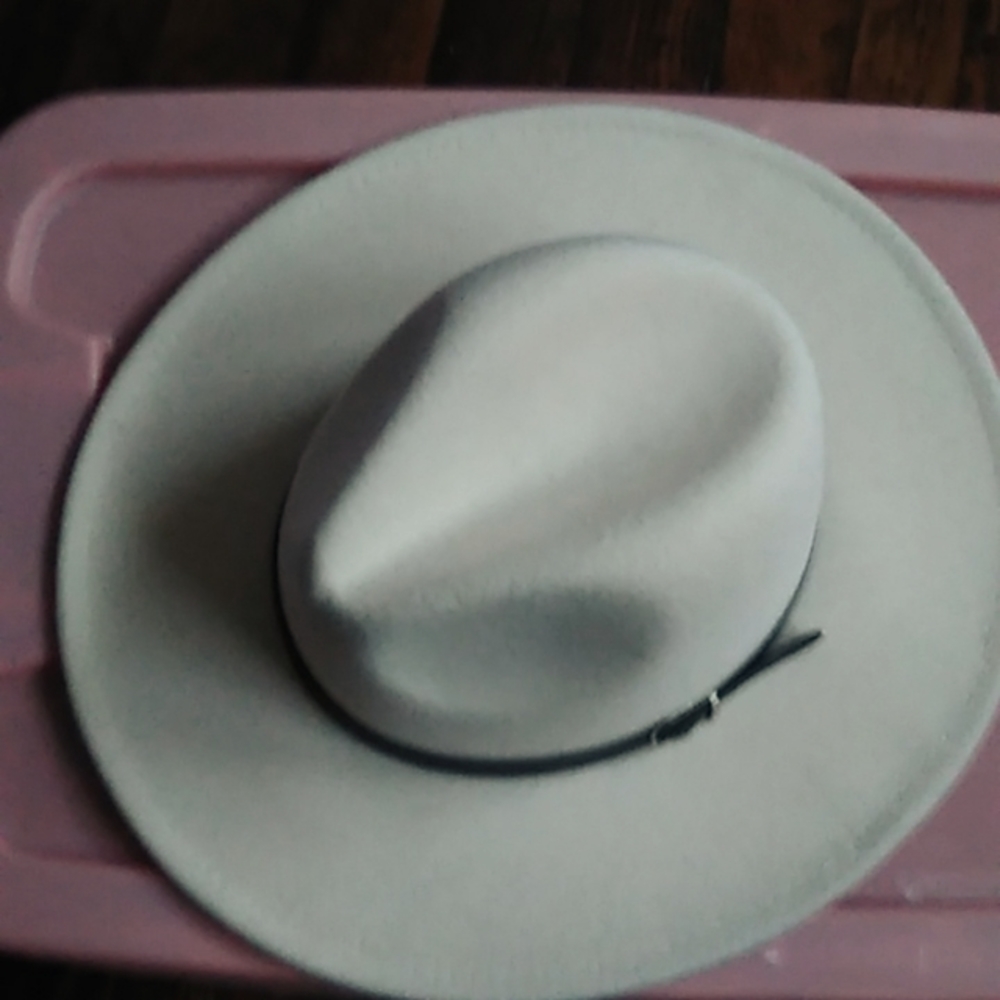 Cream Hat 🤠